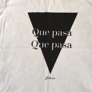 Que Pasa women’s T-shirt.